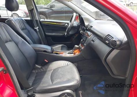 2005 Mercedes-Benz C 240 Luxury 4Matic из США, поврежденный, VIN WDBRF81J45F697008